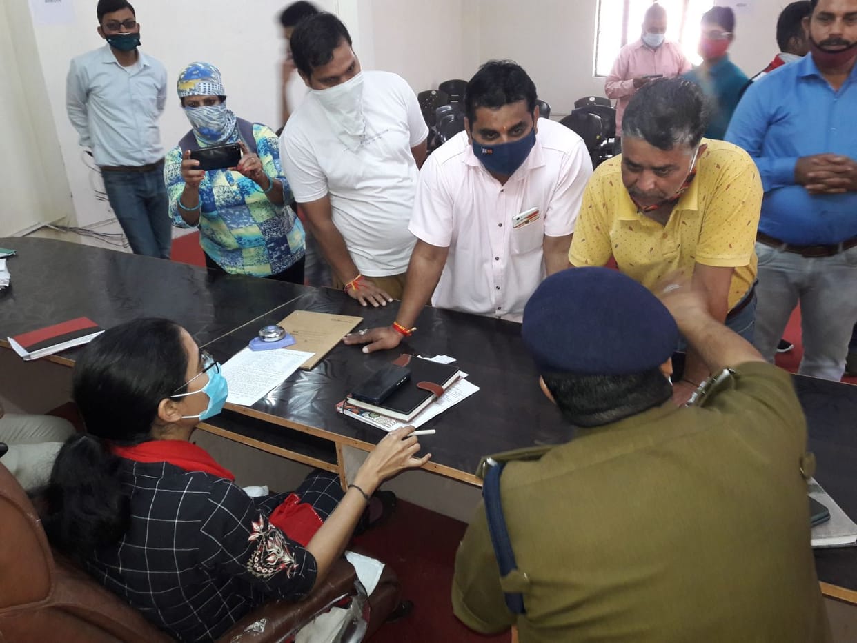 no Agree on setting up firecracker shop in Grastonganj