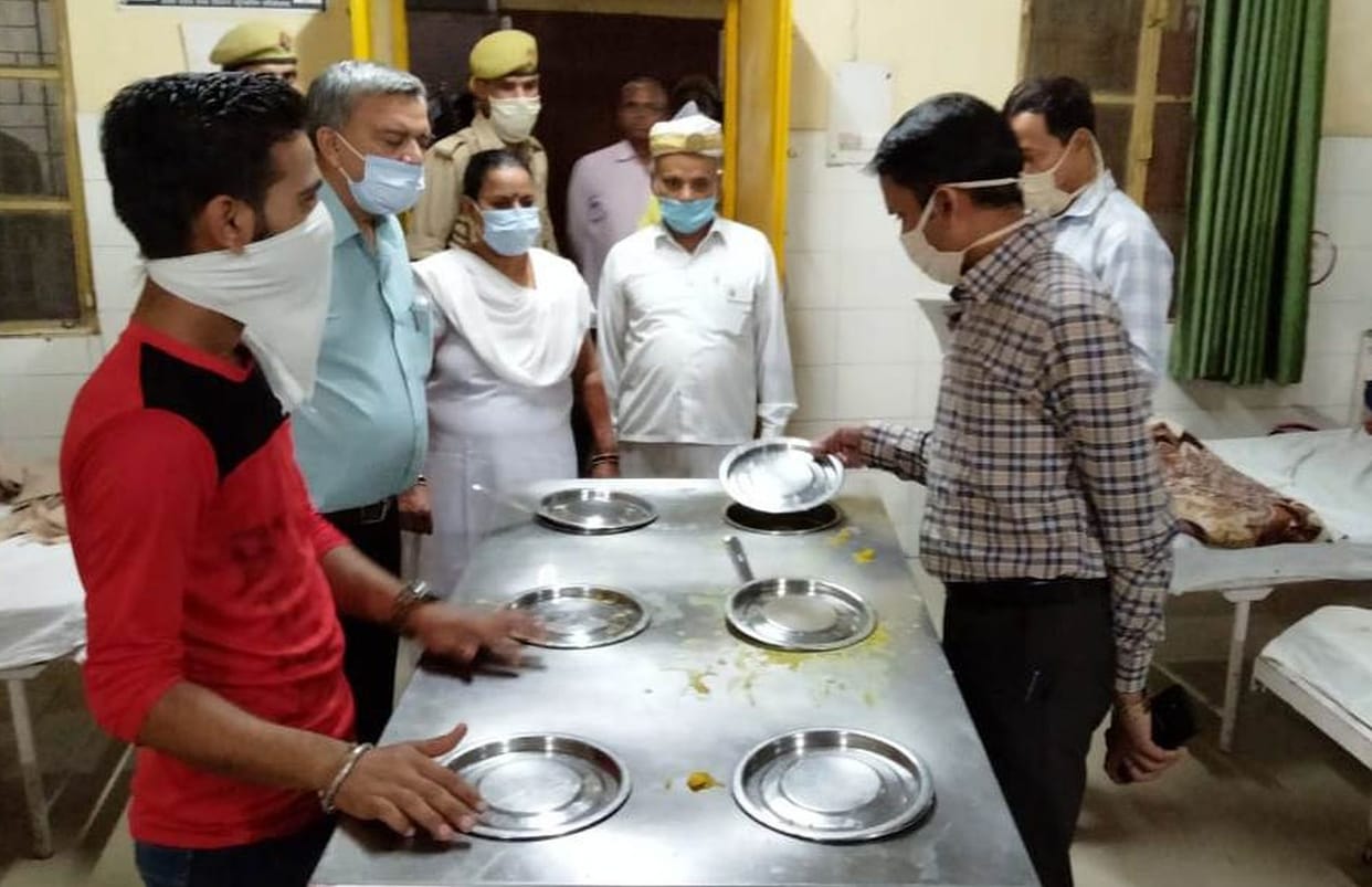 Fever patients should take treatment in government hospital: DM