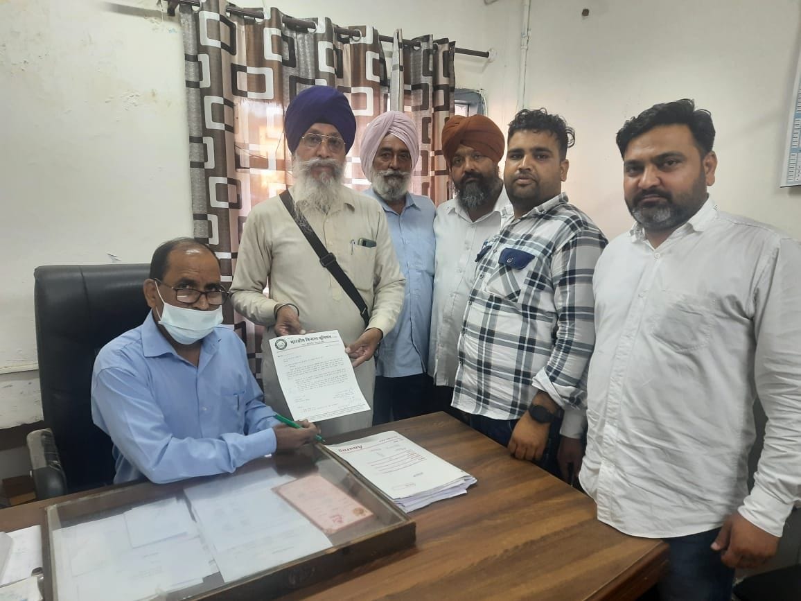 Farmers delegation meets Nayab tehsildar in Nalagarh demanding compensation for damage due to rain