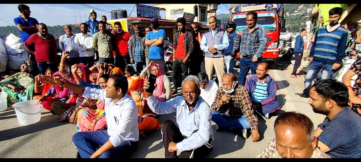 Road Jam Protest over Water Crisis