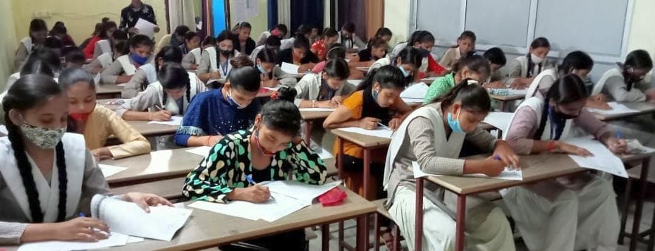 50 students participated in general knowledge competition