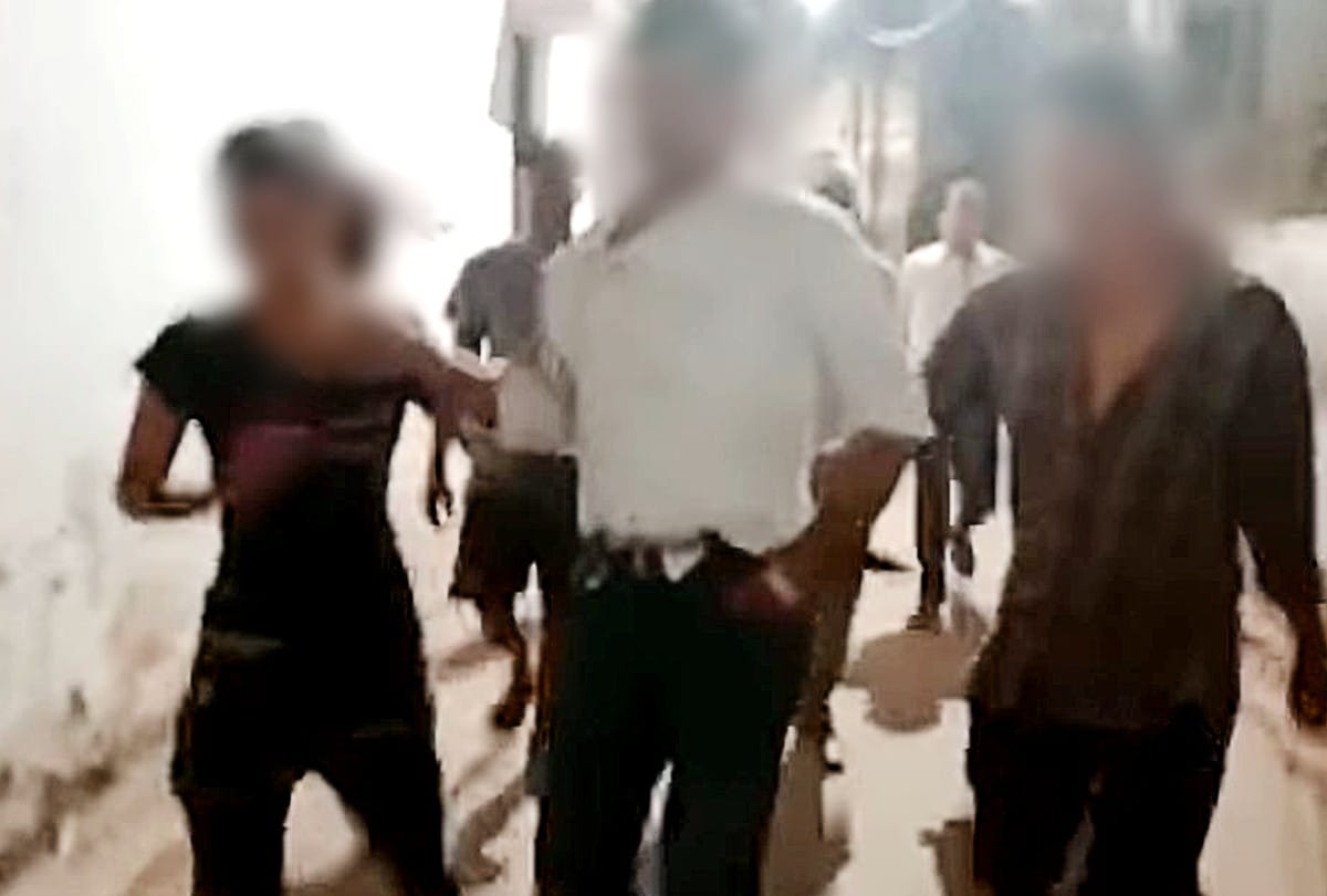 lady constable family beat the police inspector in agra