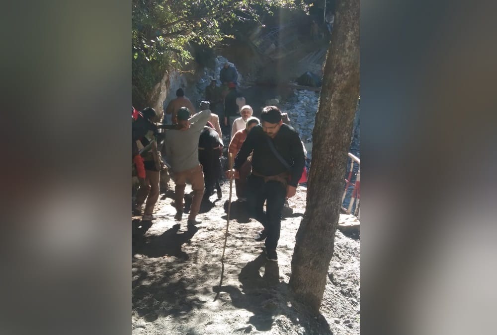 Uttarakhand Weather Update Today: Temperature Down and Weather clear char dham All Route Open