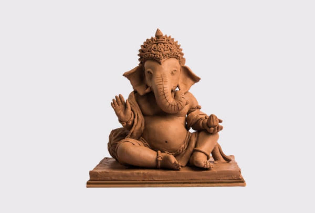 Ganesh Chaturthi 2022 How To Make Ganpati At Home From Soil or Clay In Hindi