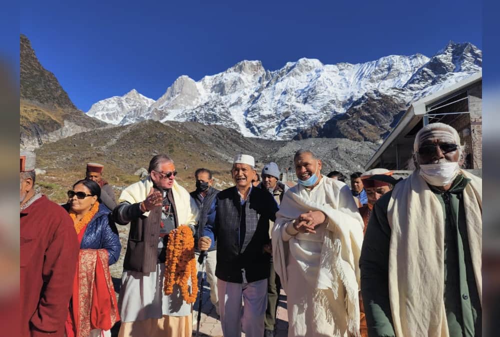 Uttarakhand Election 2022: Congress Leader Harish rawat Offering Puja in Kedarnath dham Photos