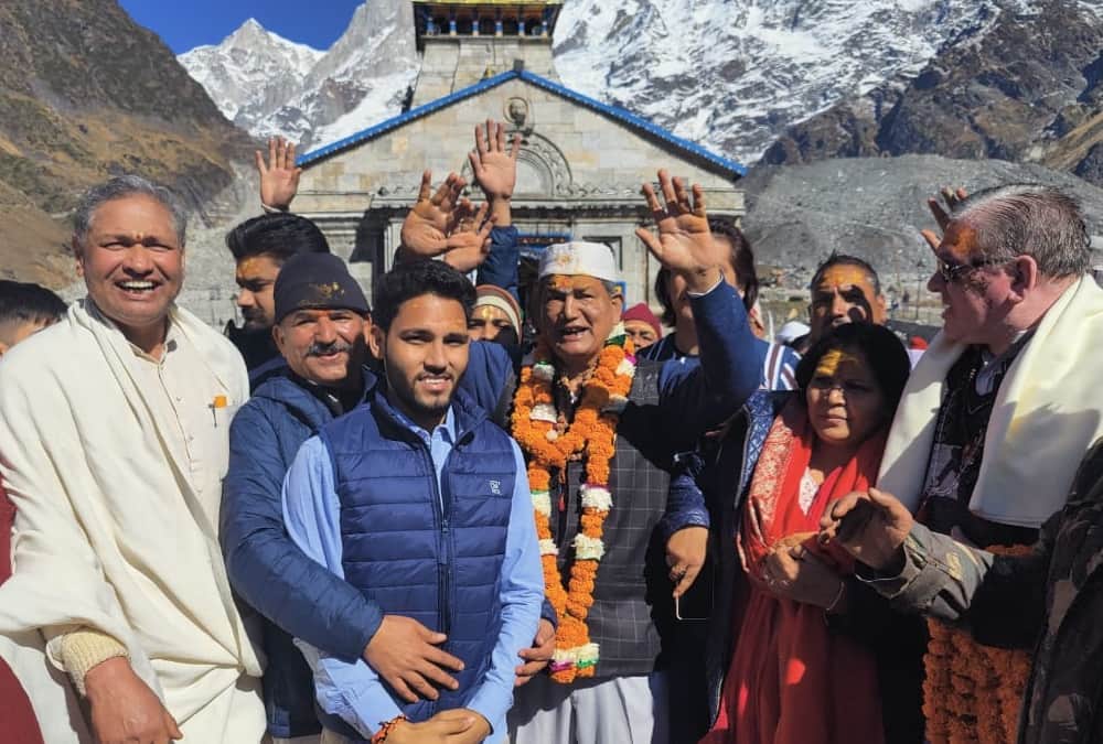 Uttarakhand Election 2022: Congress Leader Harish rawat Offering Puja in Kedarnath dham Photos