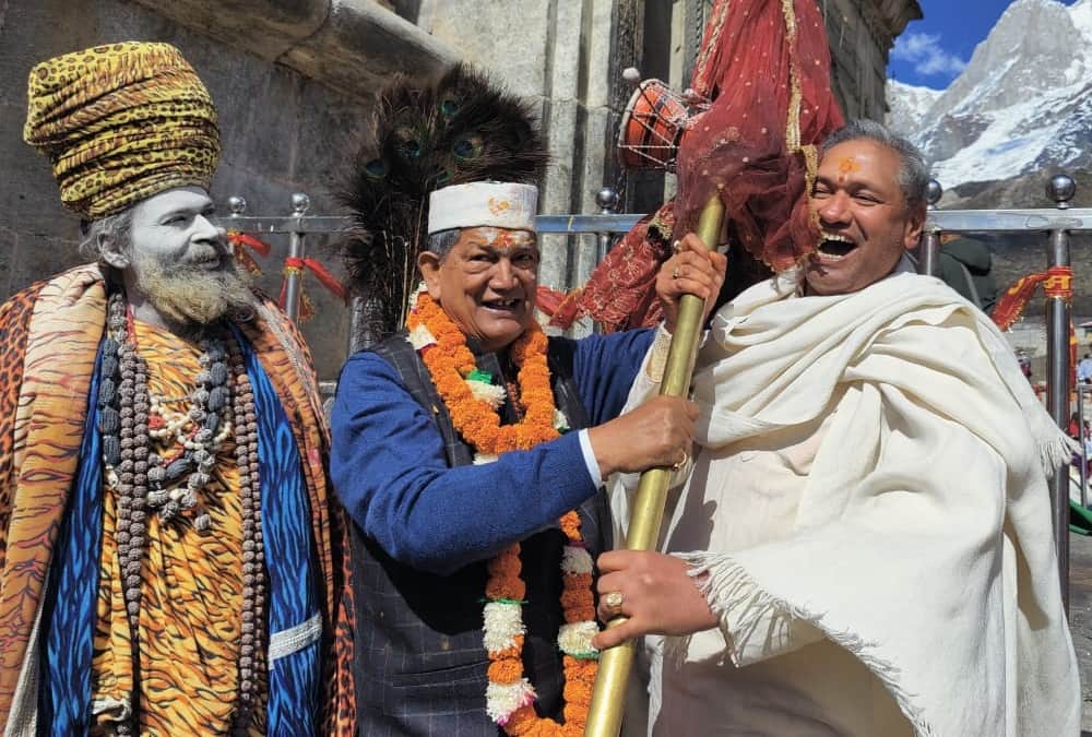 Uttarakhand Election 2022: Congress Leader Harish rawat Offering Puja in Kedarnath dham Photos