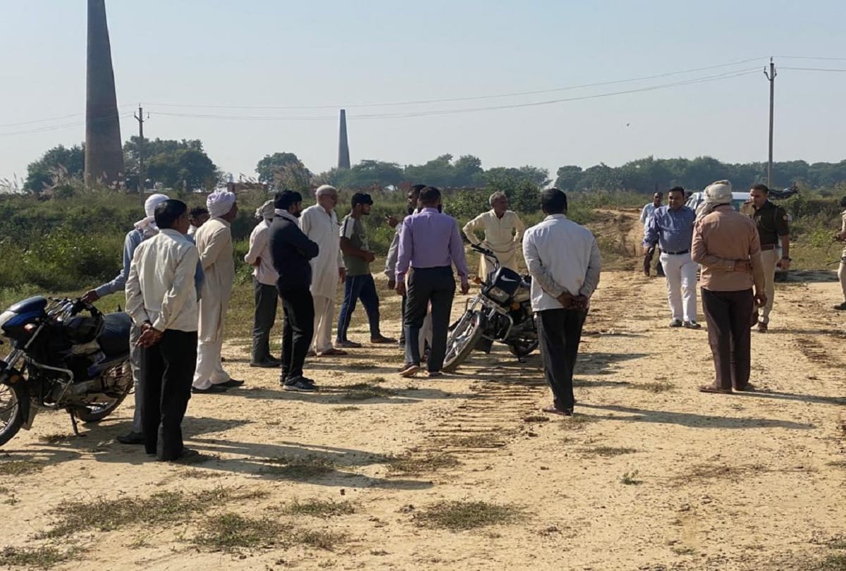Makreda Mahmoodabad locals oppose against garbage dumping in area
