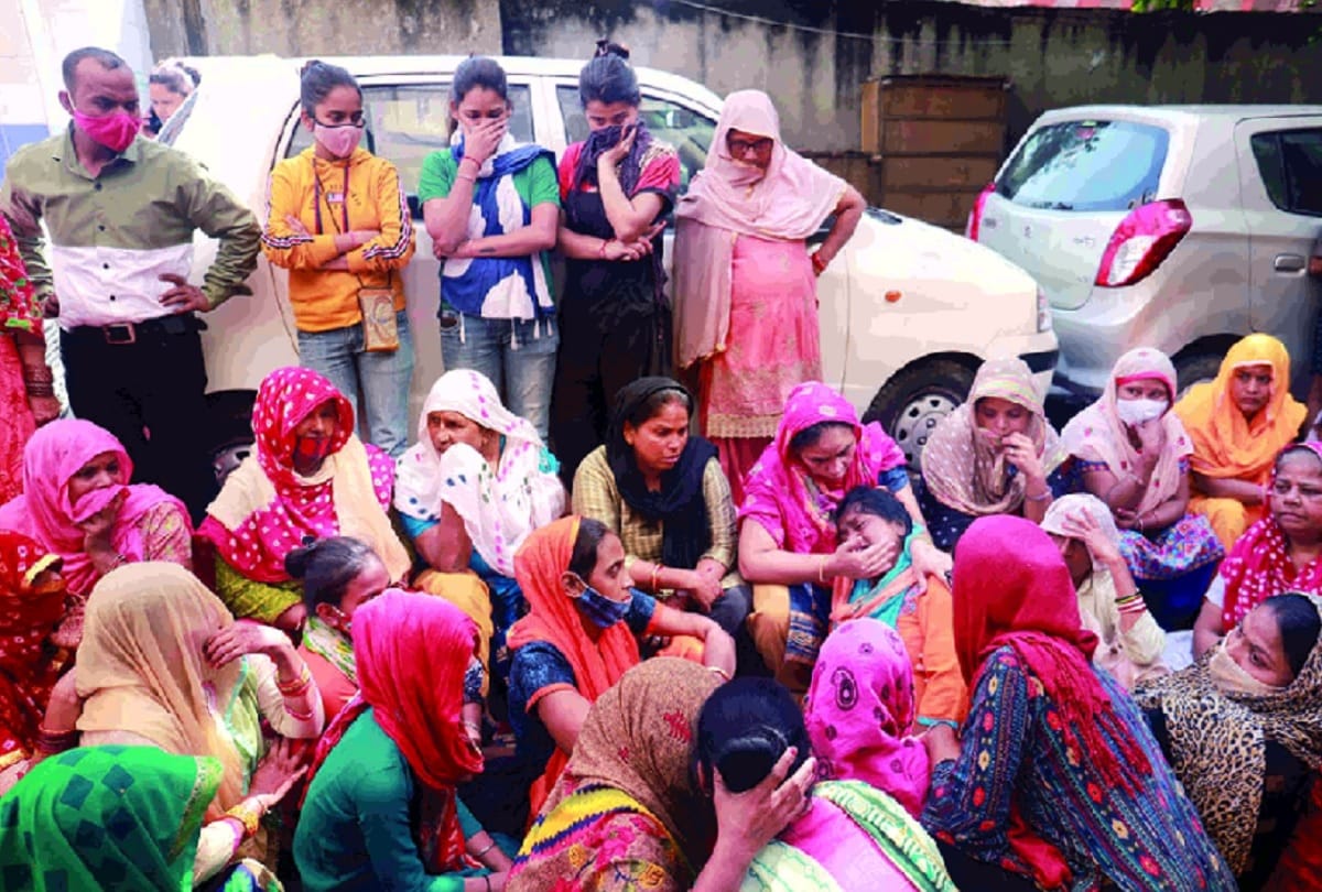Seemapuri fire accident update four people of a family died ashu kept struggling but failed