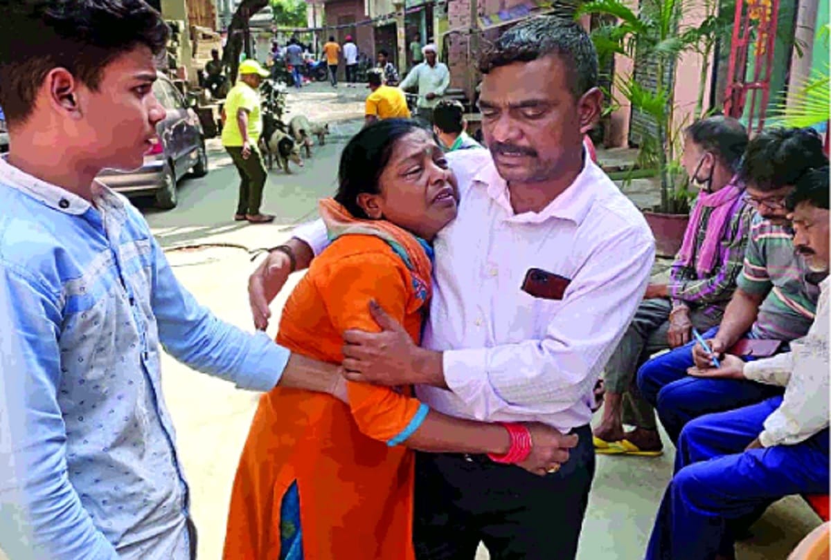 Seemapuri fire accident update four people of a family died ashu kept struggling but failed