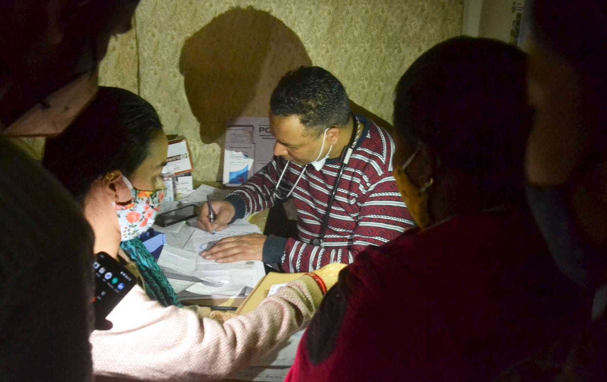 Power failure in maternity ward of Solan Hospital, OPD lasted for hours with the help of torch