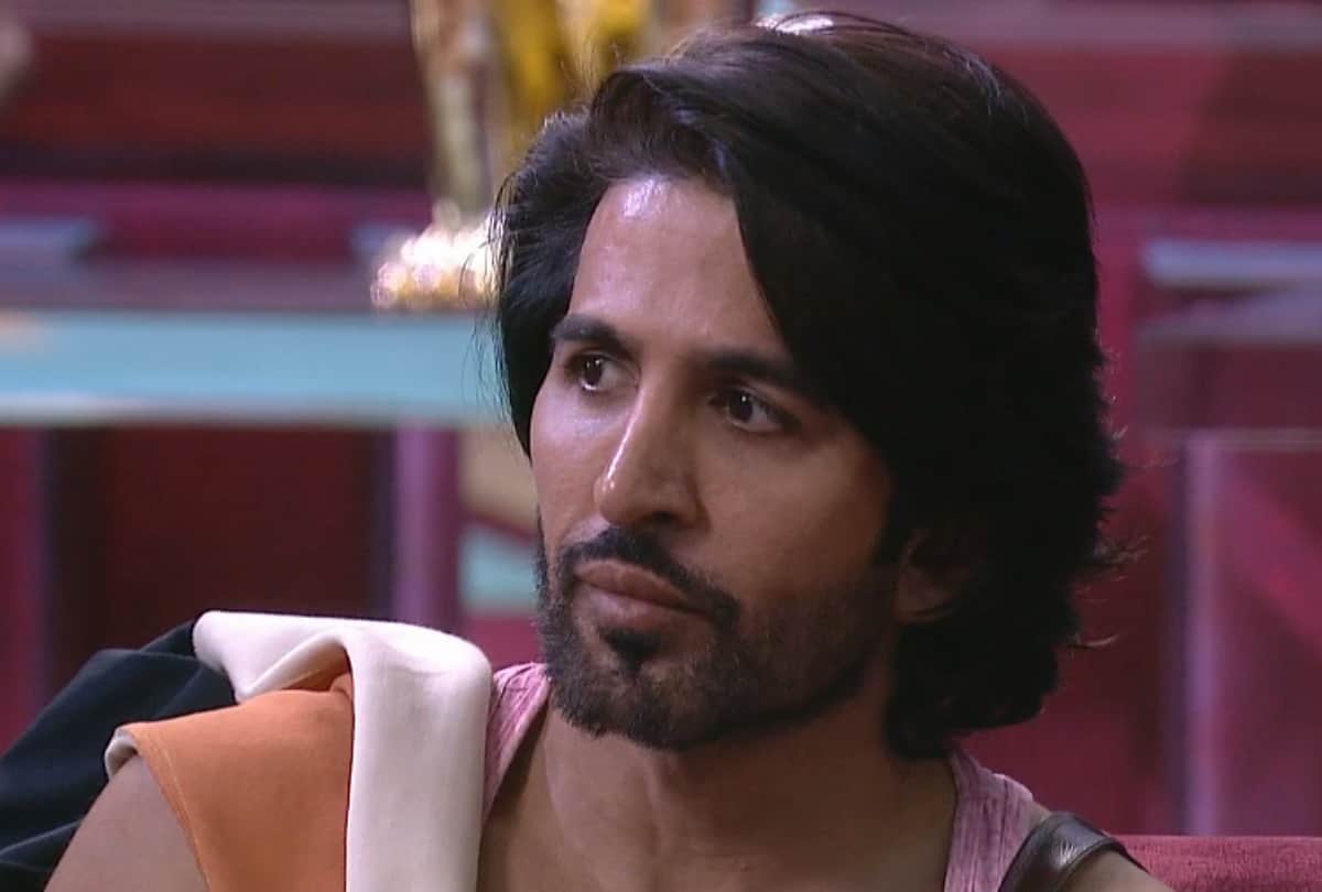 bigg boss 15 vishal kotian give clarification to tejasswi prakash about his statement says i am very possessive for you