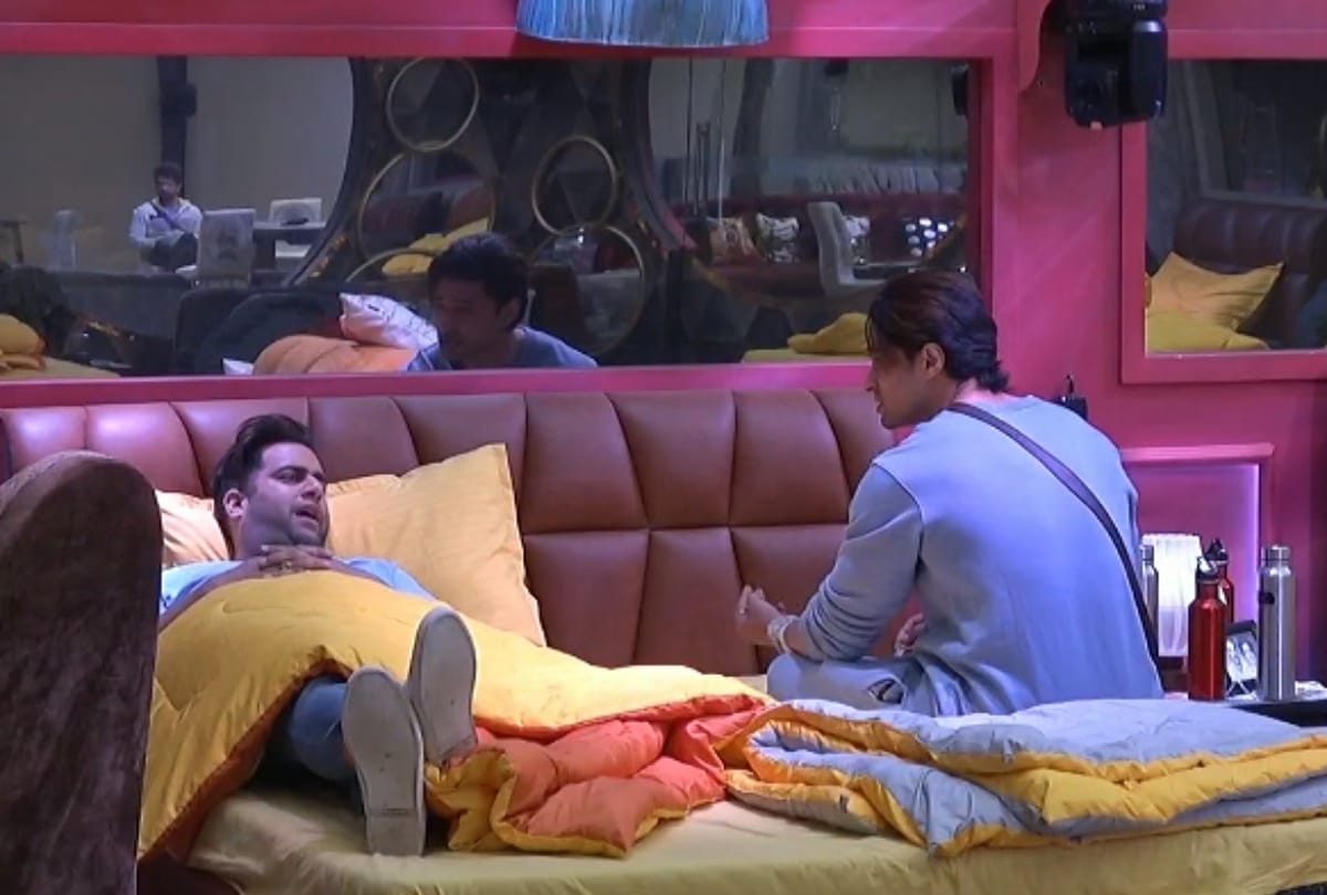 Bigg Boss 15 ishan sehgal and rajiv adatia fought because of miesha iyer and Ishaan said  I am not a child