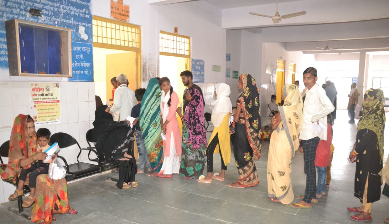 Teenager due to dengue and woman dies of fever, blood samples taken of three people