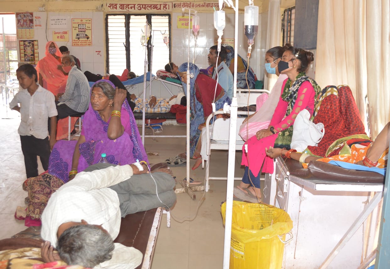 haatharas : bukhaar ka prakop jaaree, do any kee maut