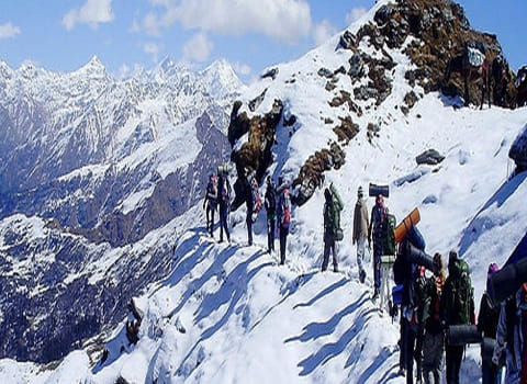 deadbody not recovered from buran pass due to heavy snowfall
