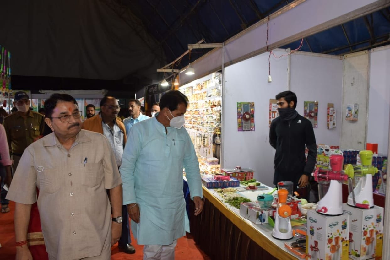 Adopt indigenous products for the progress of the country: Agarwal