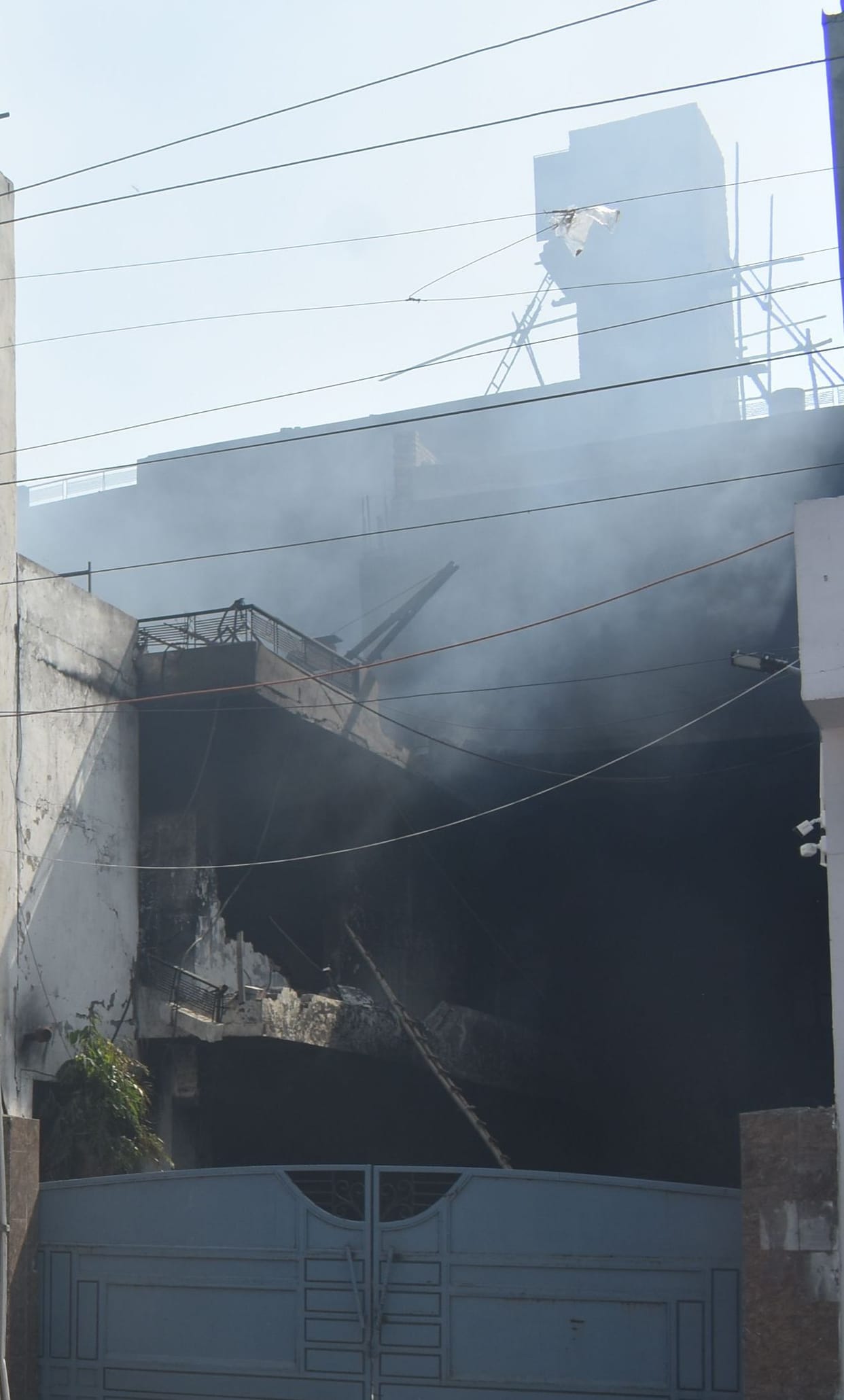 No damage to houses due to factory demolition, engineering plan being made