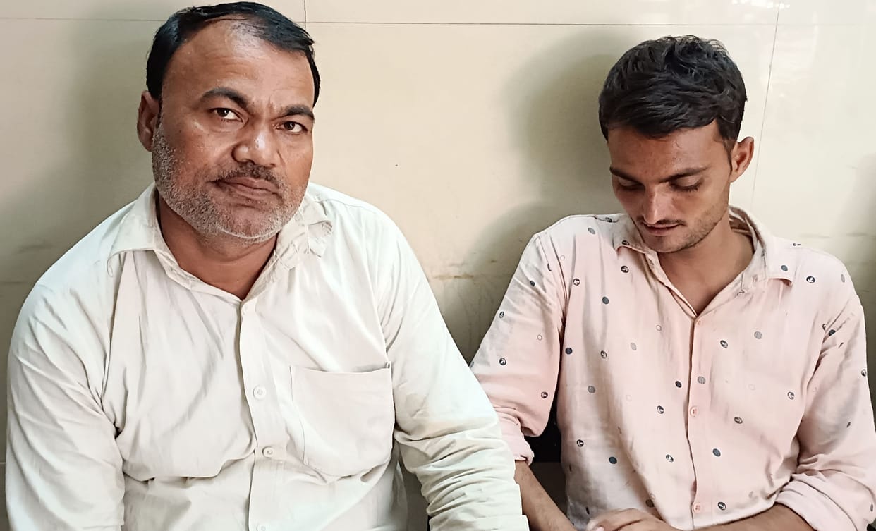 Bus stand inquiry counter empty, passengers upset