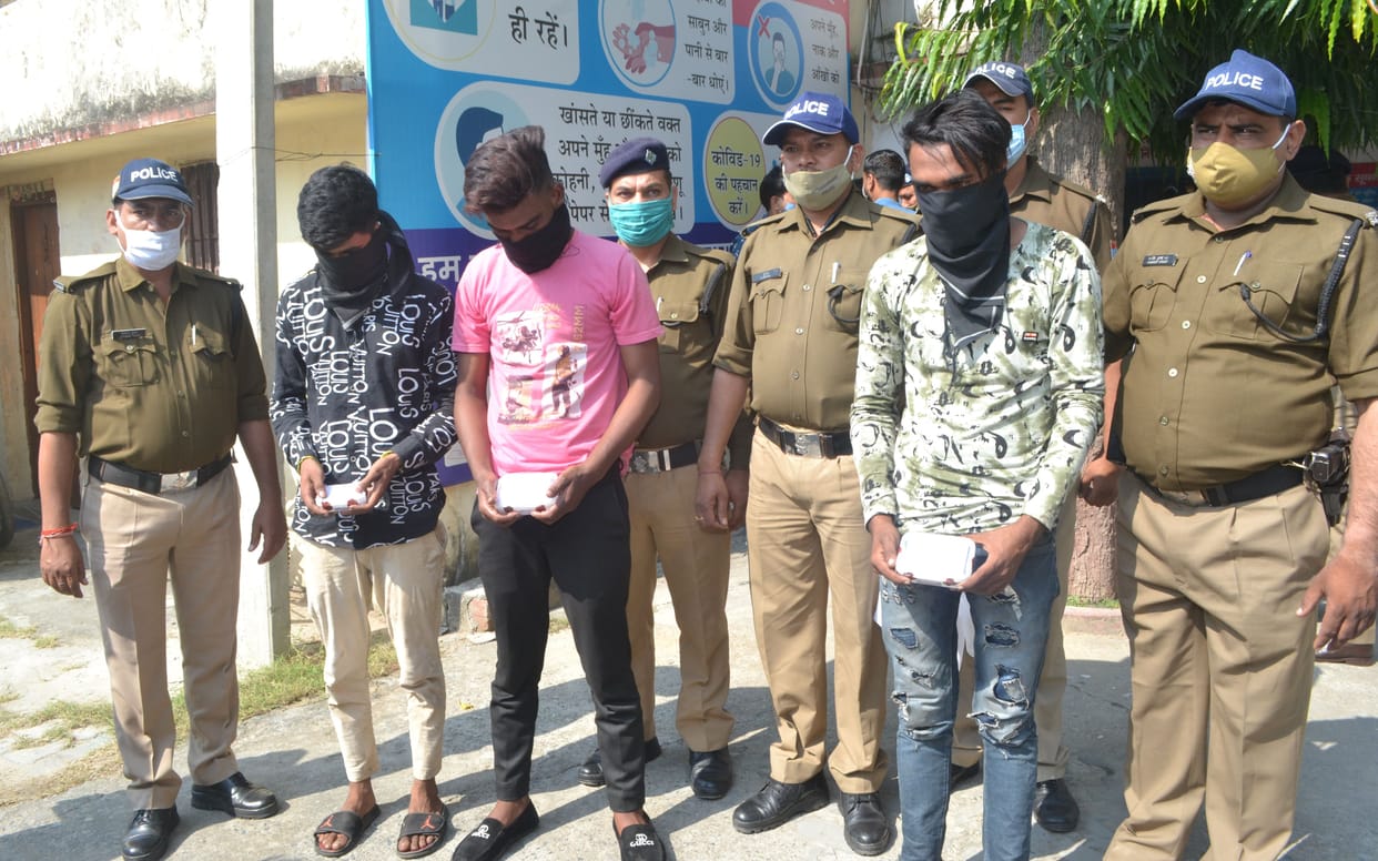 Three arrested with smack of 10 lakhs
