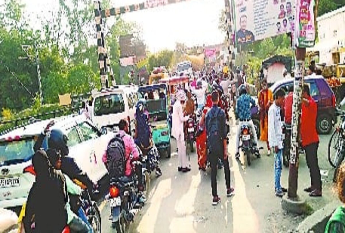 MP Dharmendra daughter caught the inspector and sent him to the police station