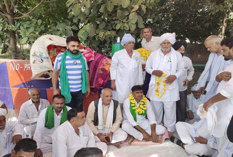Farmers start hunger strike in Hansi for fertilizer