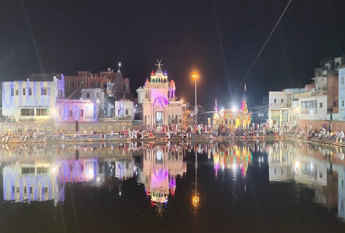 Ahoi Ashtami 2021 Devotees Take Bath In Radha Kund Blessings Of Having Children