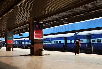 Train engine does not stop even after standing on the track for a long time know what is the reason behind it