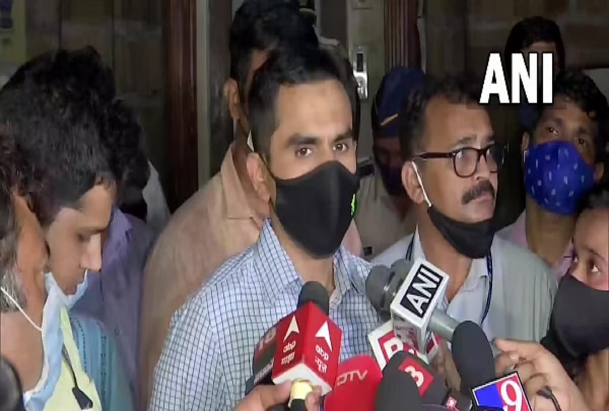 Lawyer Sudha Dwivedi has filed a police complaint to register FIR against NCB Mumbai Sameer Wankhede and four others alleging  extortion