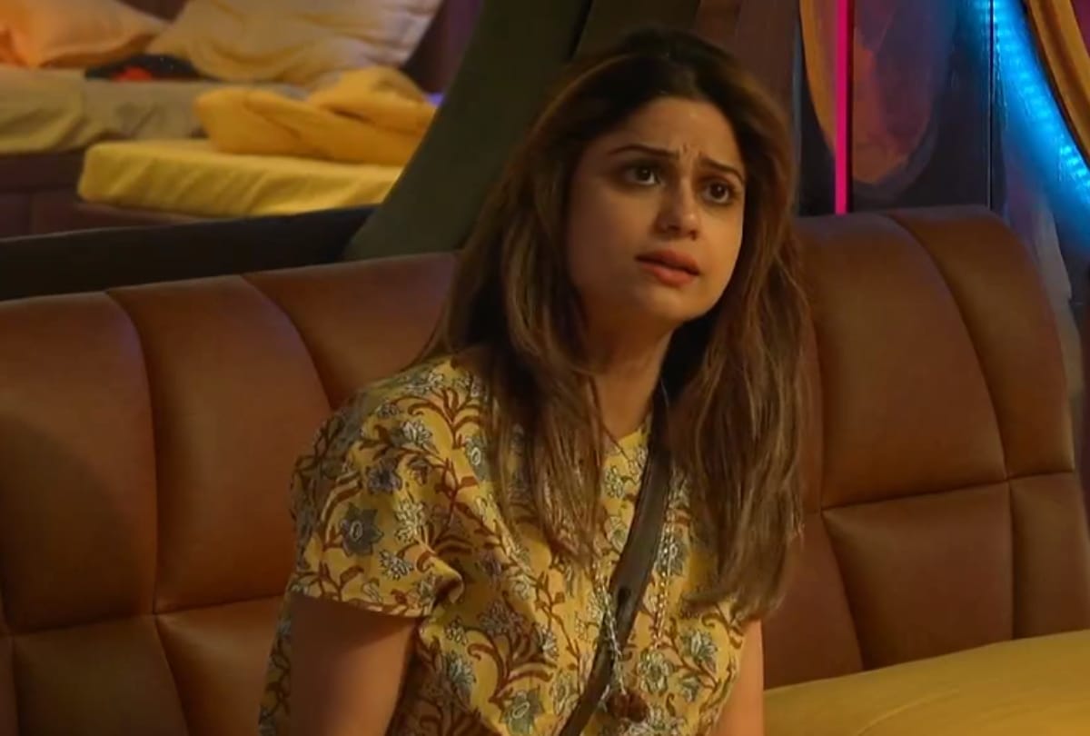 bigg boss 15 raqesh bapat sudden exit leaves shamita shetty shocked she started crying in front of salman khan