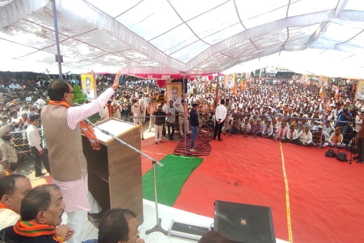 MP bypolls: Shivraj says I am stopping Cong people from coming, don't want any more!
