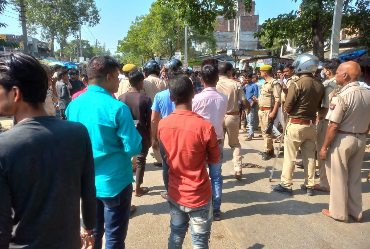 Lineman dead after fell from electric pole in Siddharth nagar