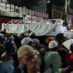 मौलाना अब्दुल जलील मजाहिरी की शव यात्रा में उमड़ी भीड़।