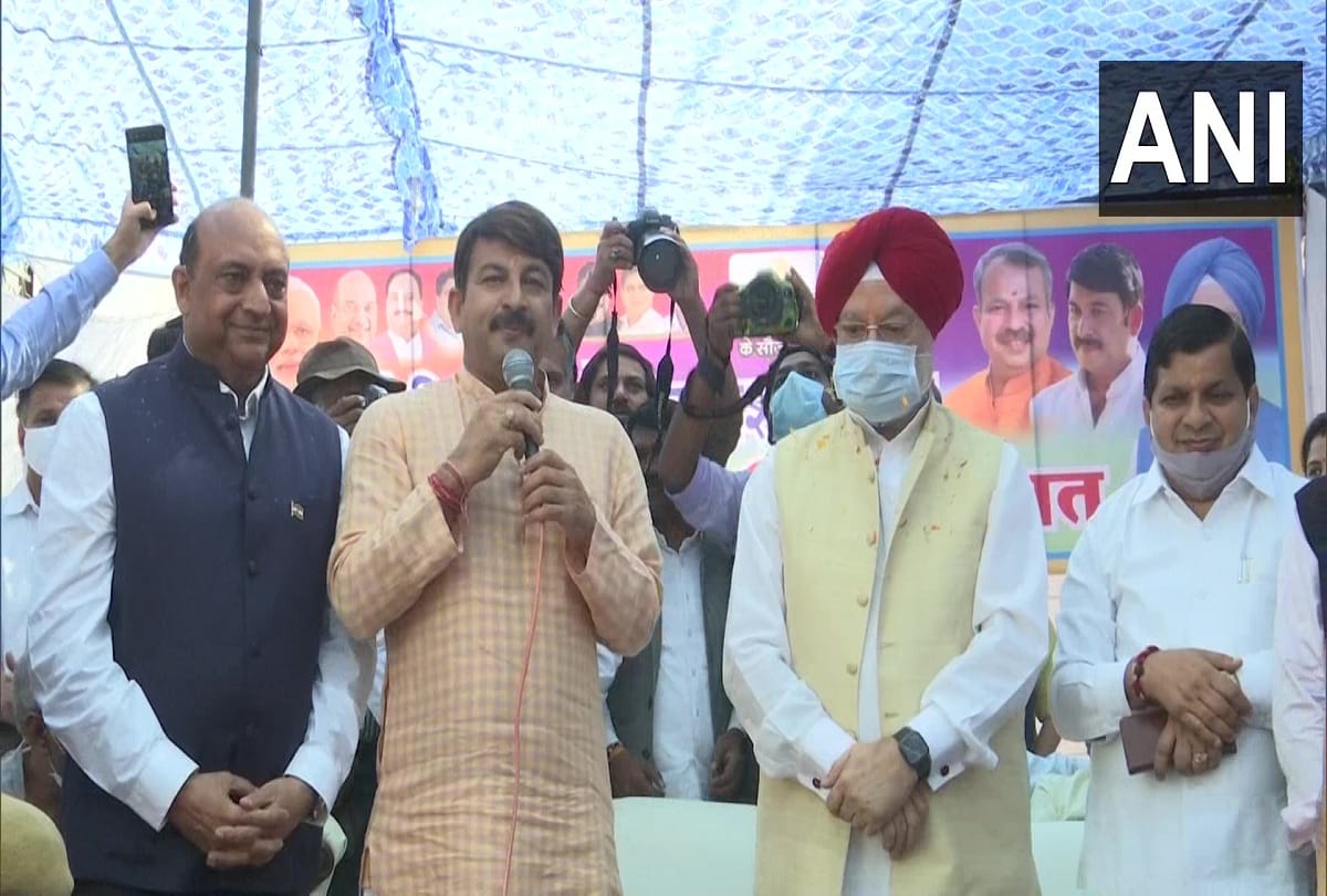 Delhi BJP launched Chhath Vrati Special Vaccination Abhiyan in presence of Union Minister Hardeep Singh Puri BJP MP Manoj Tiwari