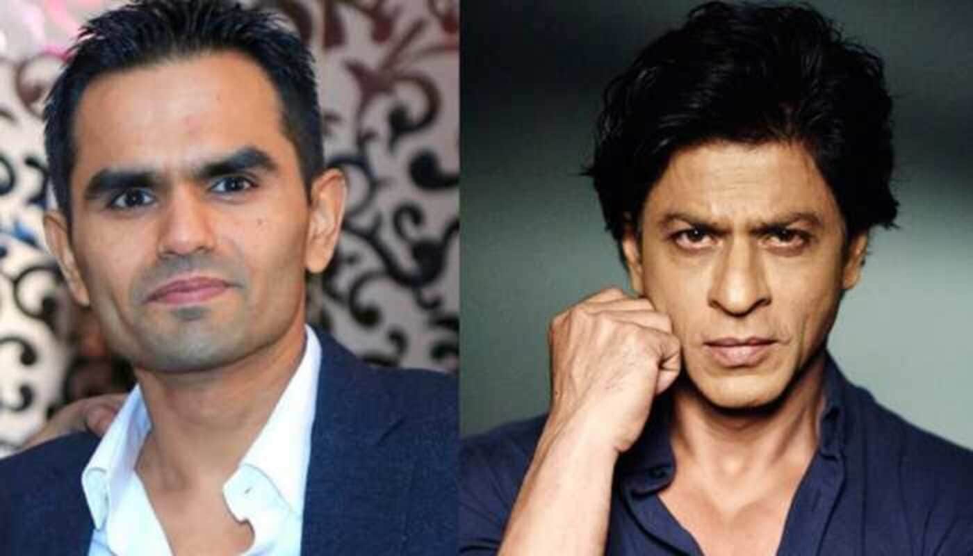 Dhol and welcome home banners for Shahrukh khan son aryan after he got released from Jail
