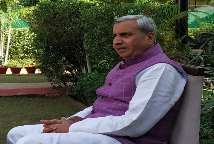 Haryana Agriculture Minister JP Dalal said that there is no shortage of fertilizer in the state