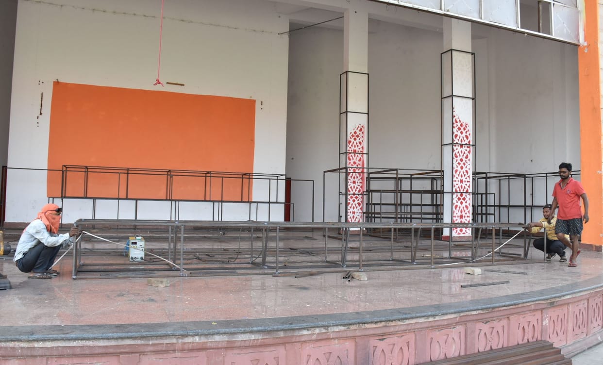 20 gates of Ramayana carpet will increase the grandeur of Deepotsav