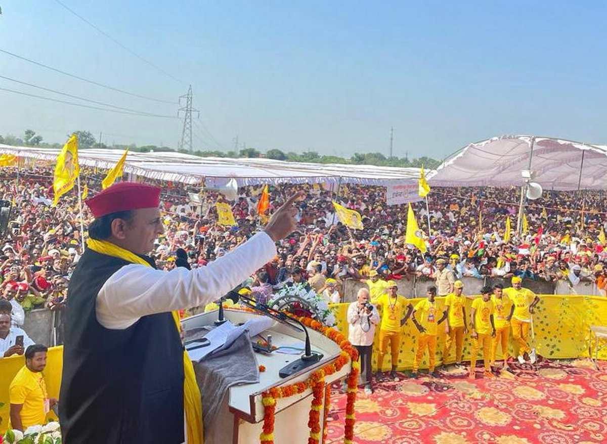 Akhilesh yadav in Mau said after samajwadi party subhaspa alliance people sitting in Delhi and Lucknow faces are turning red and yellow