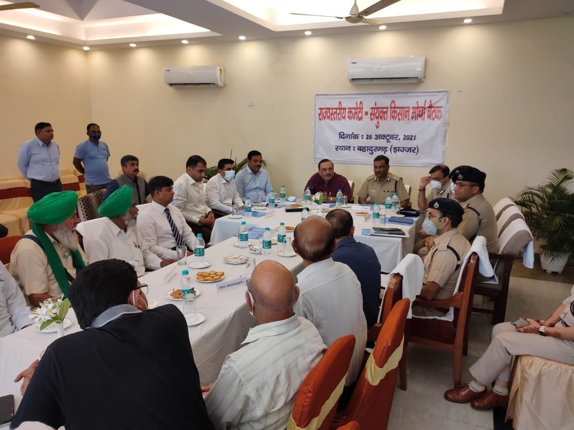 Farmers and high officials held talks for five hours, the result failed