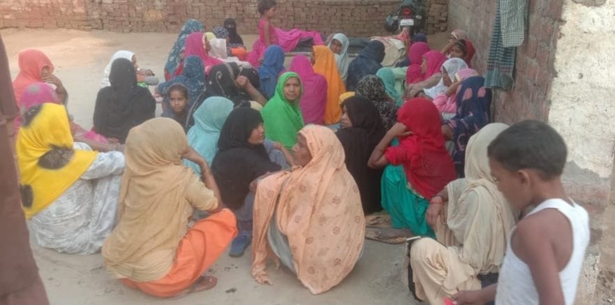 Debt-ridden farmer hanged himself, one lakh rupees was a bank loan and three lakh rupees were the loan of moneylenders.