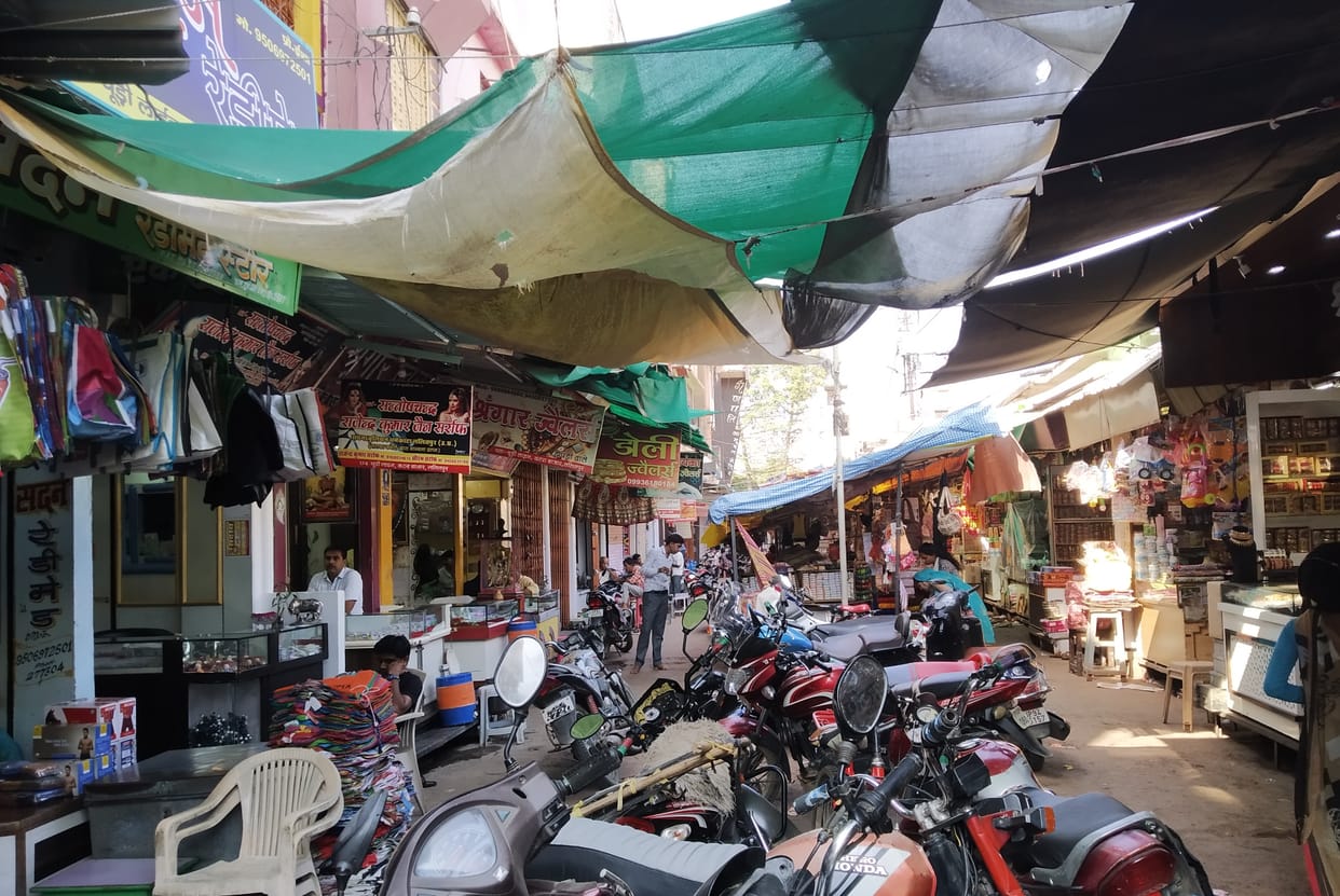 encrouchment in city, road jam