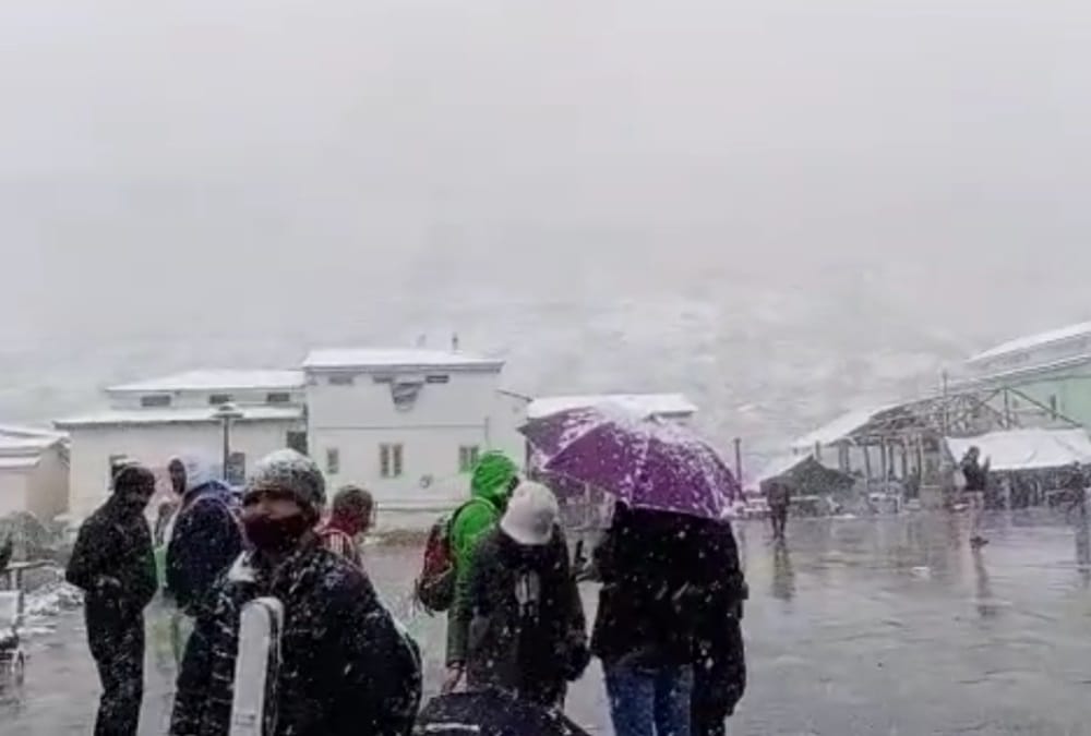 uttarakhand weather update news: Snowfall on mountains increased the cold