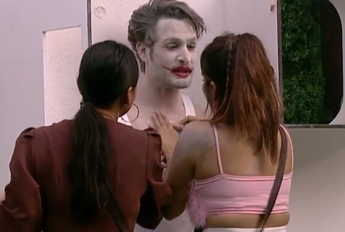 bigg boss 15 captaincy task bb divide two teams karan kundrra and shamita shetty do sanchalan for the task