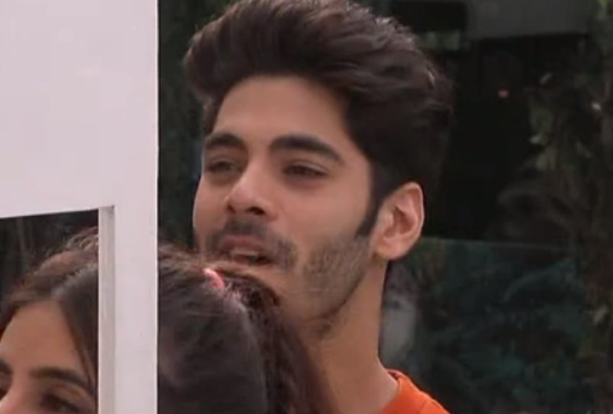 bigg boss 15 captaincy task bb divide two teams karan kundrra and shamita shetty do sanchalan for the task