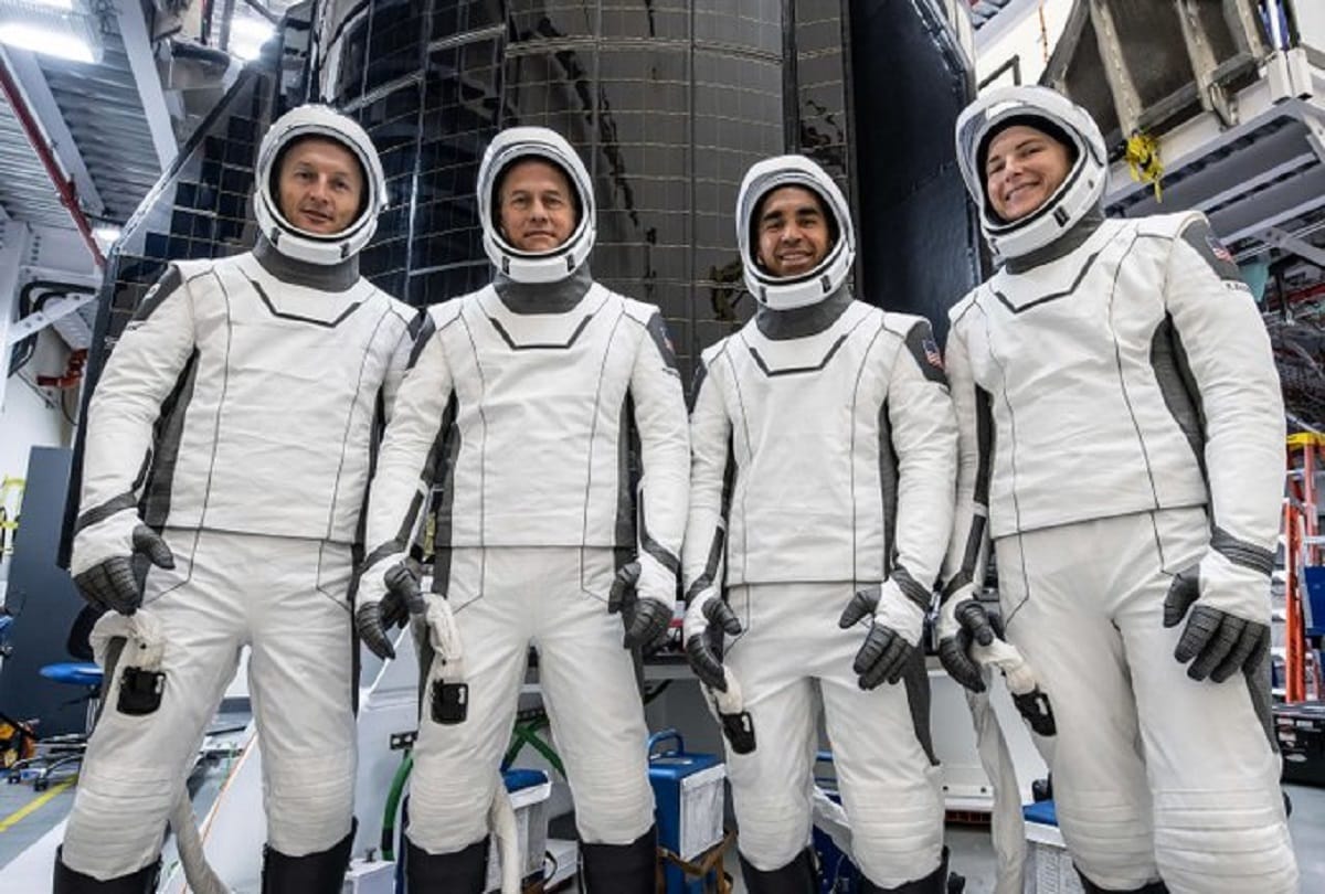 SpaceX struggling with toilet problem in capsule before launch