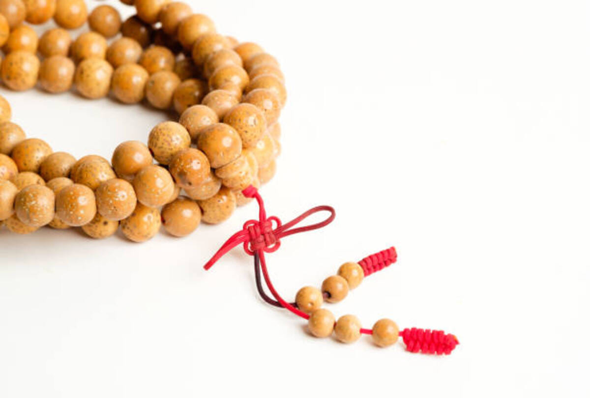 Sandalwood garland benefits chandan mala provides good fortune health and wealth know its uses and benefits