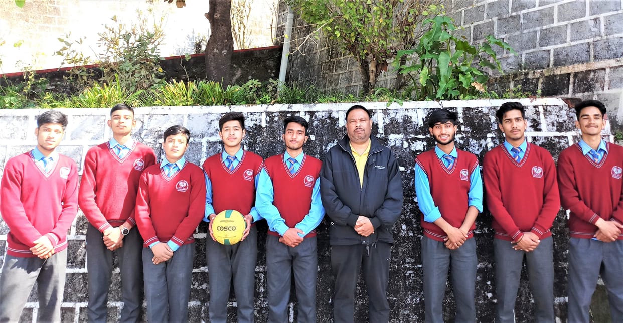 Eight players of Manav Bharti selected for Throw Ball Championship