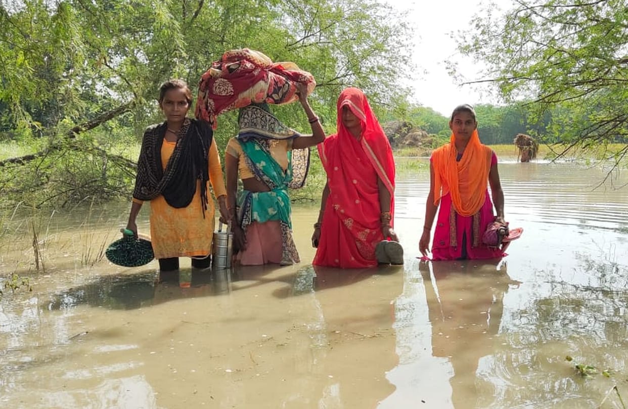 Ganga river reached the population, surrounded villages, increased difficulties