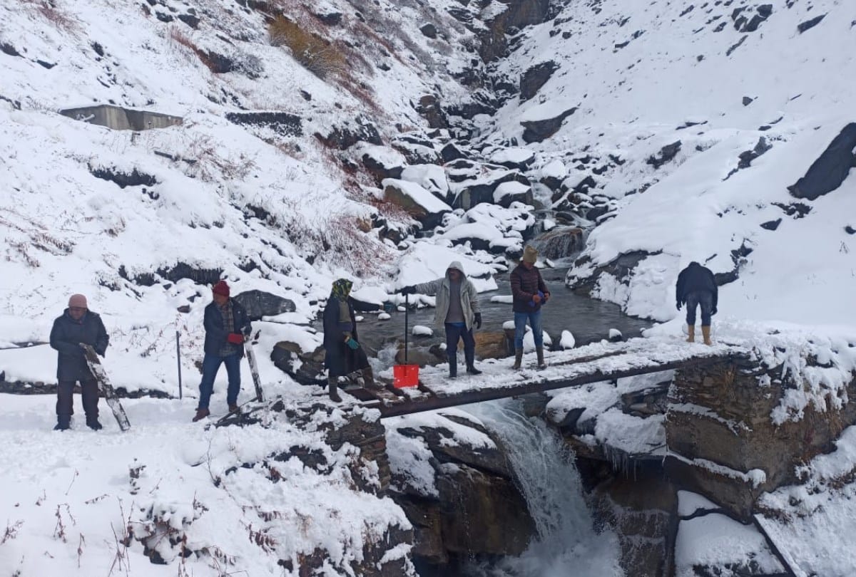 himachal Weather update: Snowfall in Himachal's Lahaul, hailstorm  with rain in Shimla, maximum temperature dropped