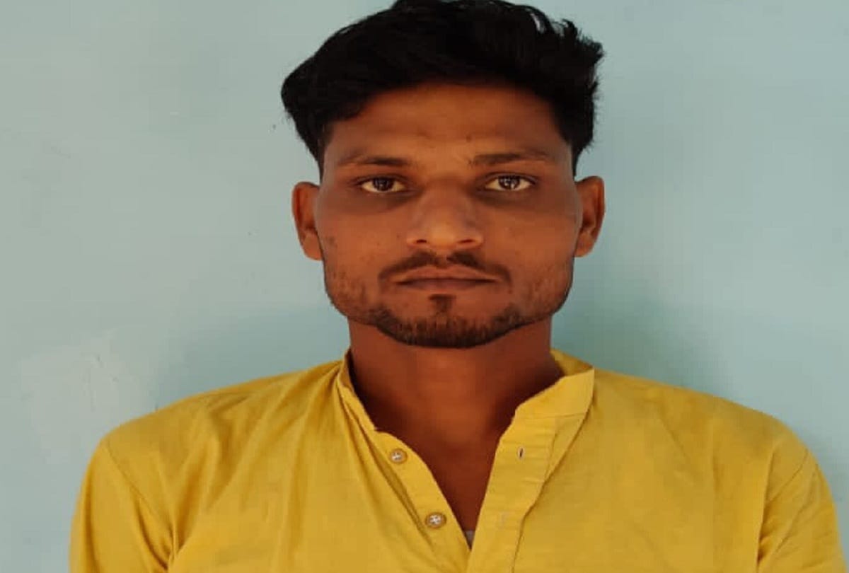 prayagraj stf arrested 50 thousand reward for double murder in Daman and Diu